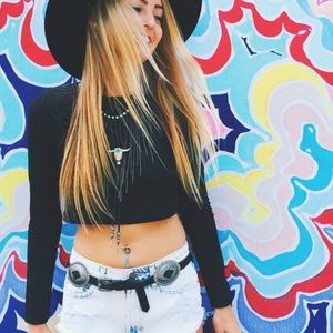 Emma & Sam Ribbed Cropped Long Sleeve | LF